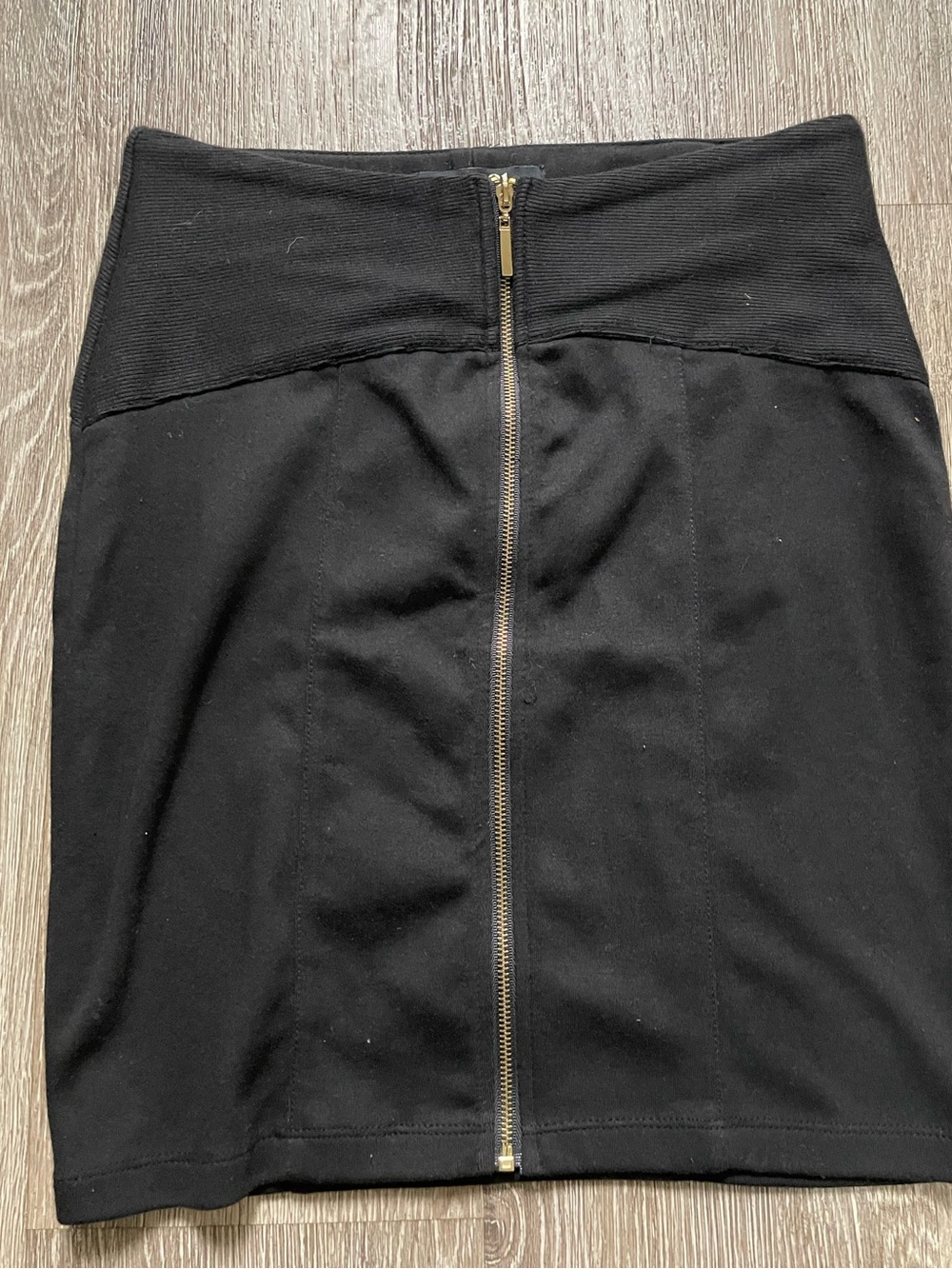 Forever 21 Black Pencil Skirt with Front Gold Zip